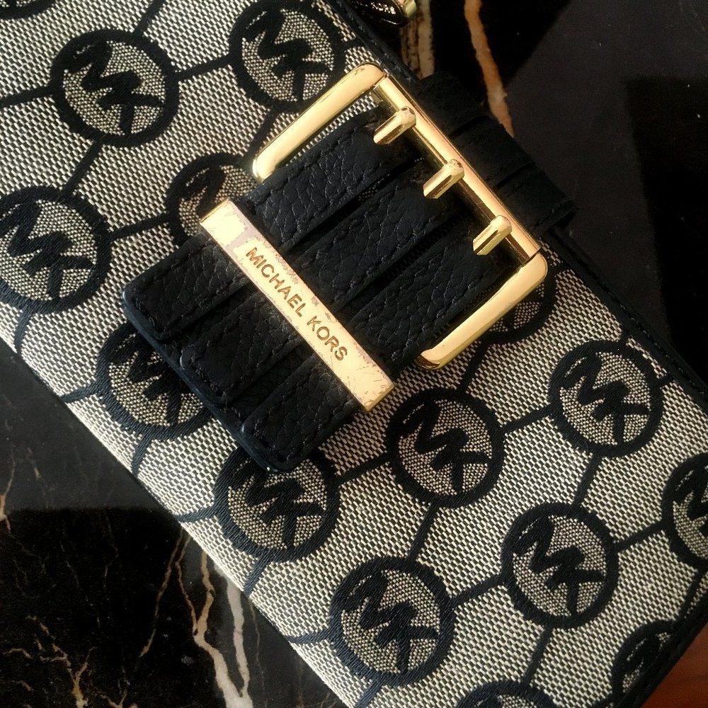 Michael Kors Gansevoort Large Wallet Canvas & Leather